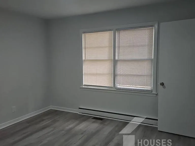 507 Garrett St — Photo 11