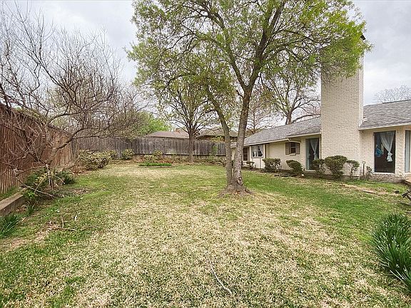 4th image of 204 Woodpark Ln