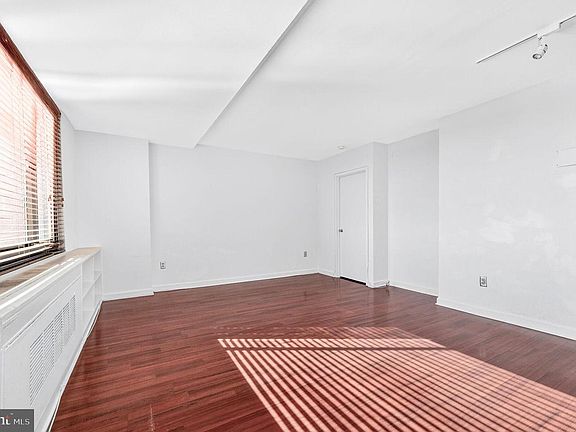 5th image of 1011 Arlington Blvd APT 539