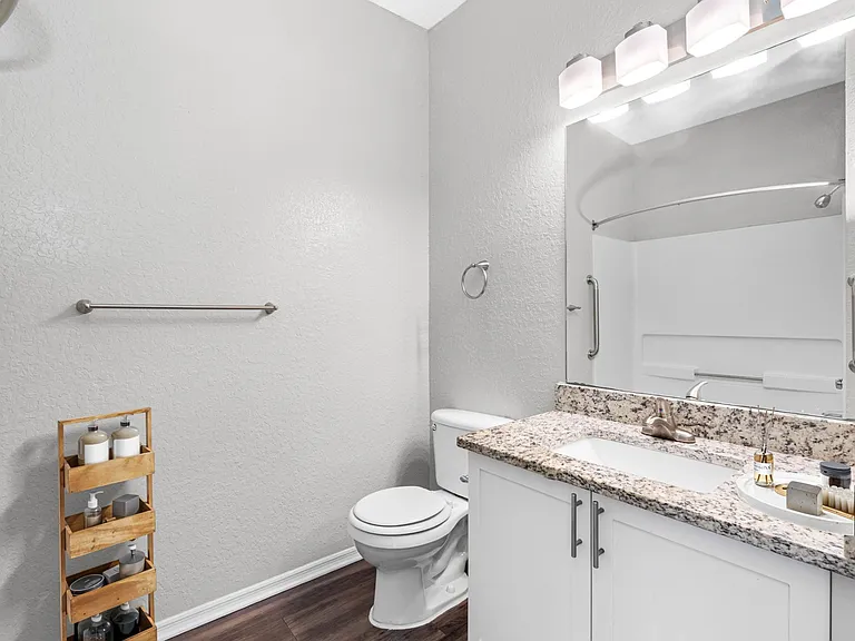 Juniper - 1 Bed / 1 Bath - 761 Sq.Ft.