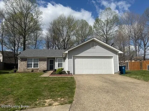 9621 Arrowridge Dr, Louisville, KY 40229