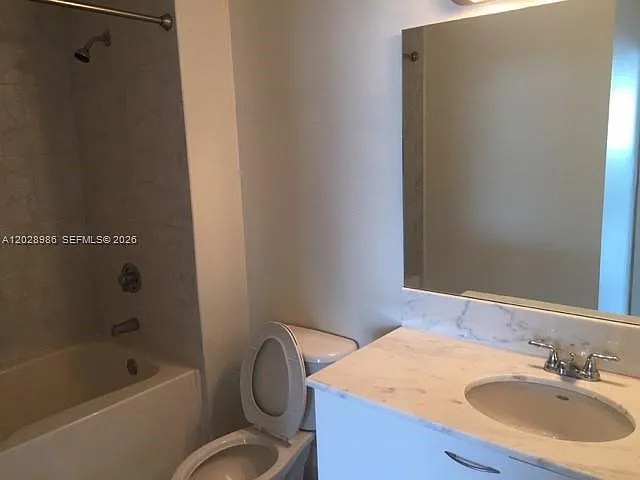 133 NE 2nd Ave #913 — Photo 8