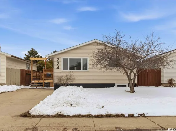 224 Waterloo CRESCENT, Saskatoon, SK S7H 4G5