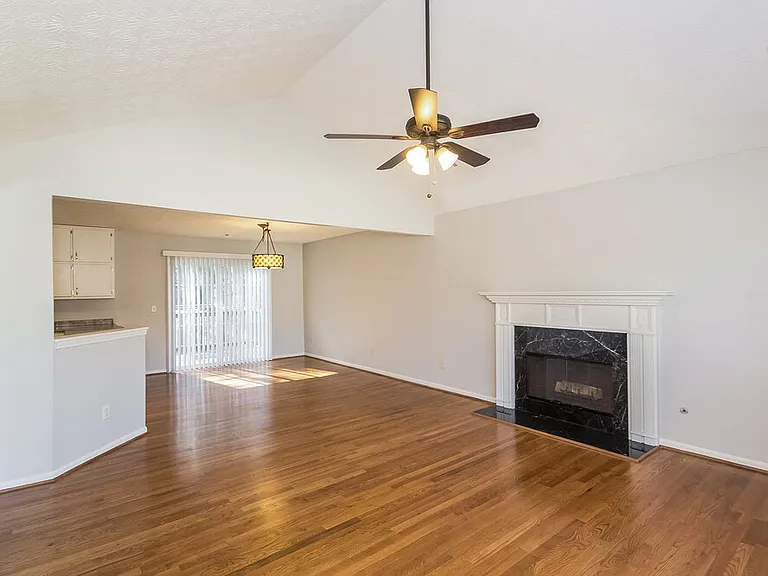 262 Northwind Dr — Photo 2
