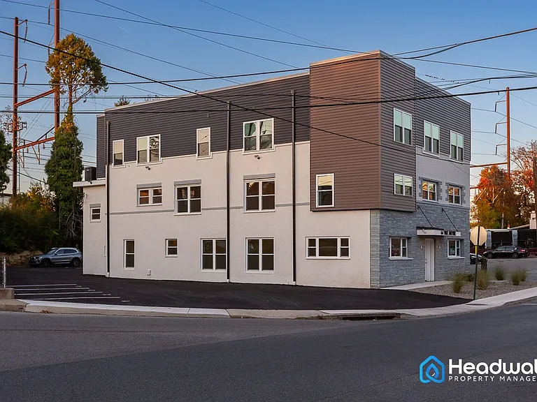 44 Yale Ave — Photo 48