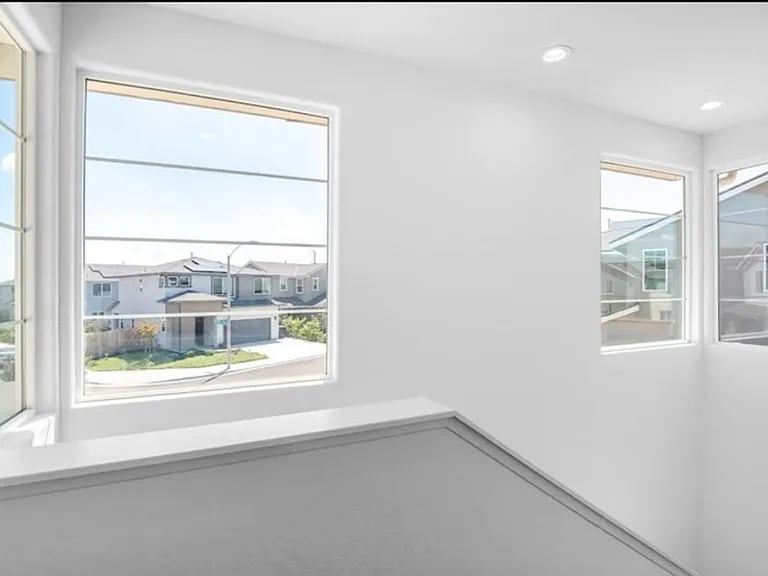 3049 N Dudley St — Photo 2