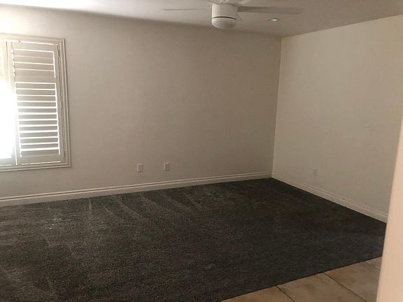 4th image of 4555 Clairemont Dr