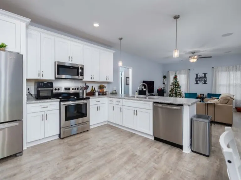 1239 Oxford Village Cir — Photo 5