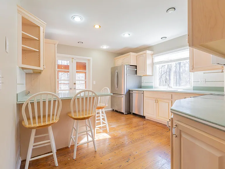 15222 Kempwood Dr — Photo 10