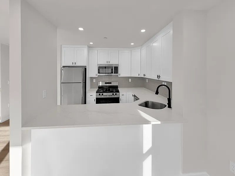 7 Bowman Ave #B