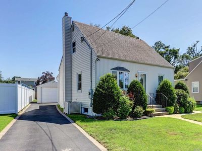 54 Scott Ave, North Babylon, NY, 11703