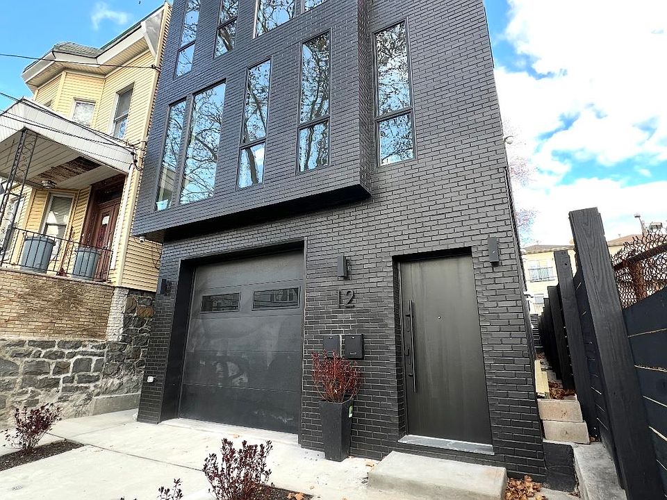 1st image of 12 Charles St #2