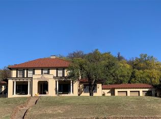 709 4th St, Graham, TX 76450