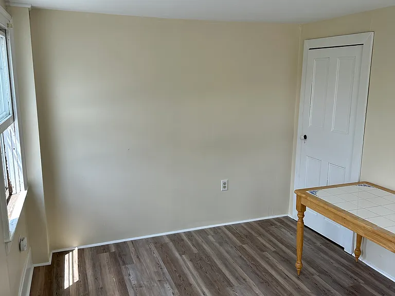 31 East St #4 — Photo 3