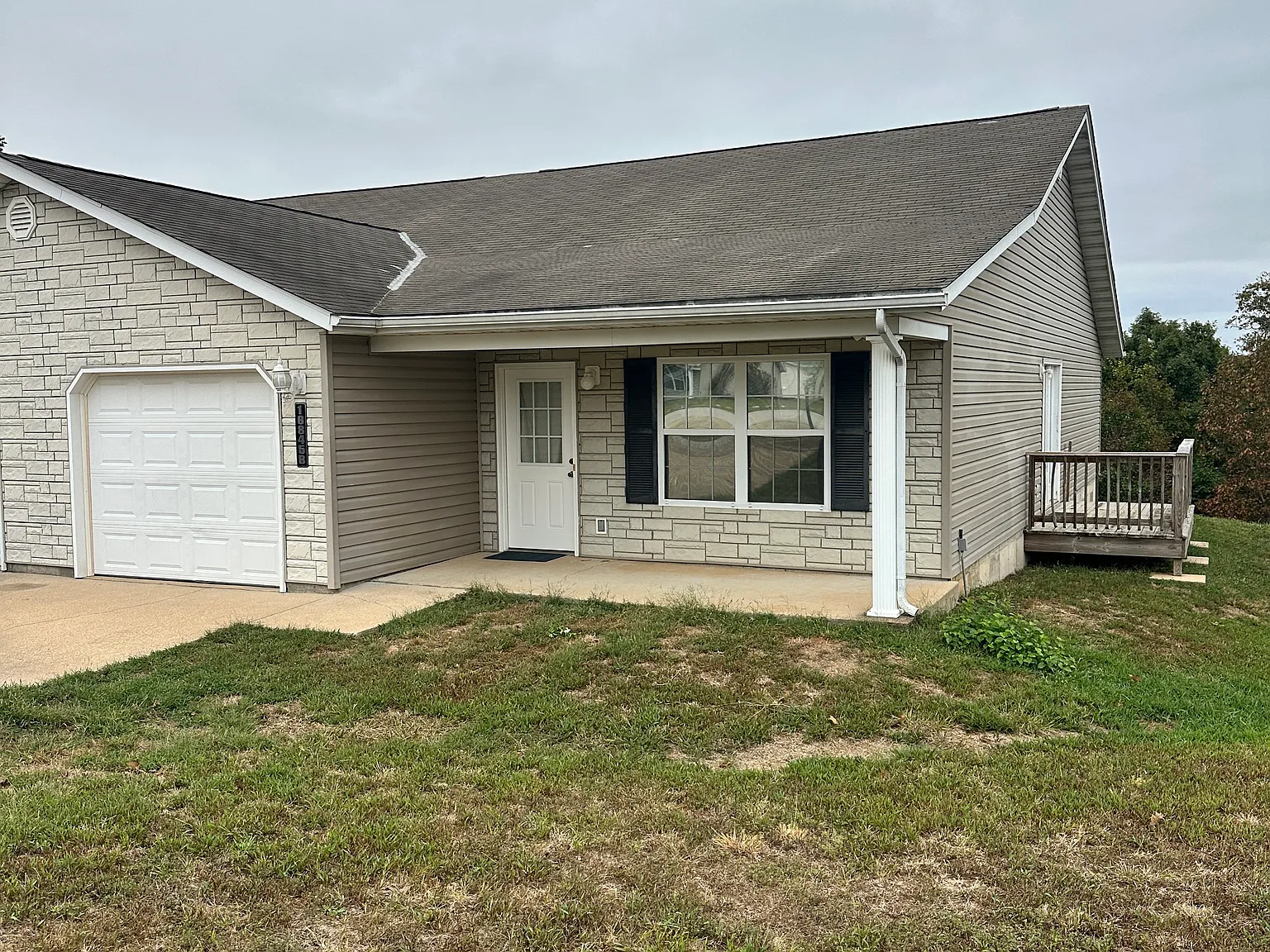 2 bed, $1,200 — Photo 1