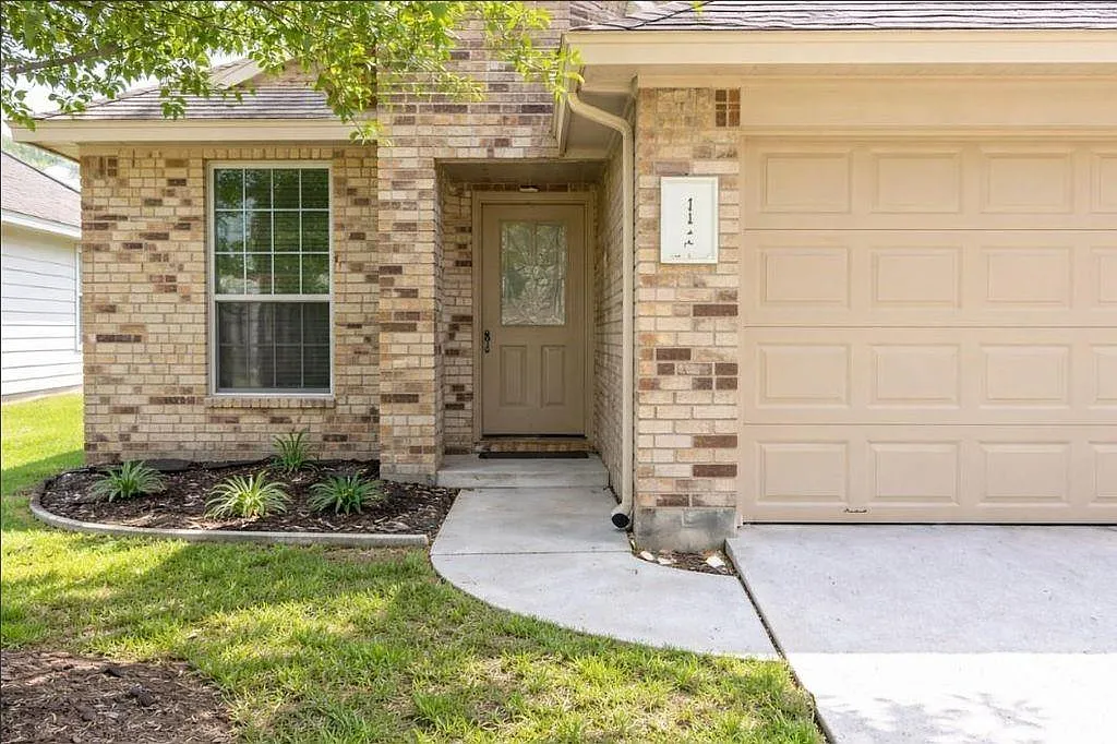 3 bed, 2.0 bath, 1698 sqft, $2,100 — Photo 4