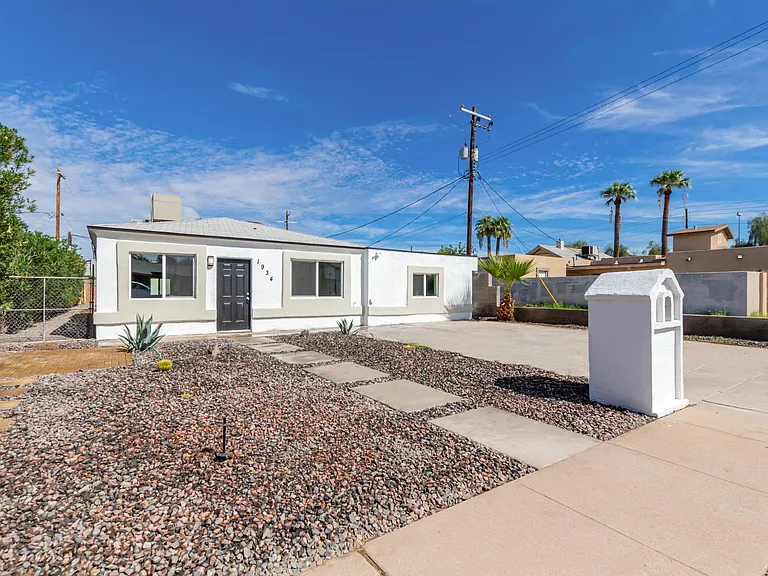 1934 E Monte Vista Rd #B — Photo 11