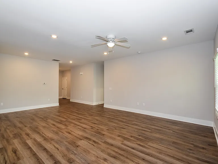 21 Greyfield Dr — Photo 5