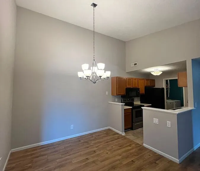 159 Green River Dr #9 — Photo 3