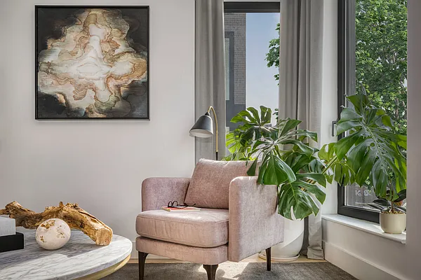 Sold by Compass | media 21