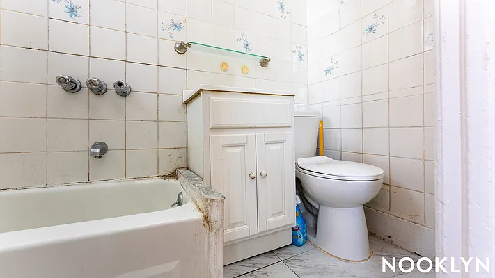 Rented by Nooklyn NYC LLC | media 12