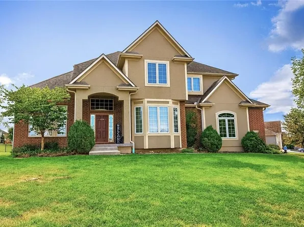 4301 Canter Dr, Lees Summit, MO 64082