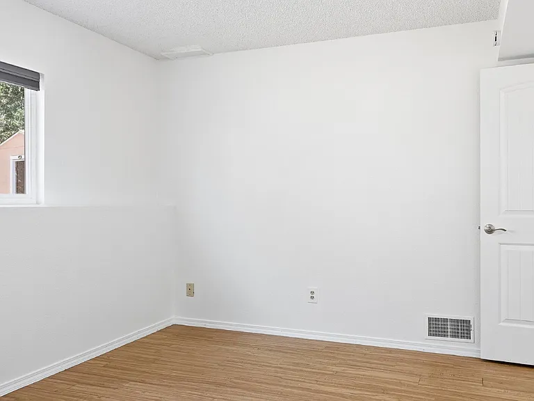 701 Autumn Pl — Photo 5