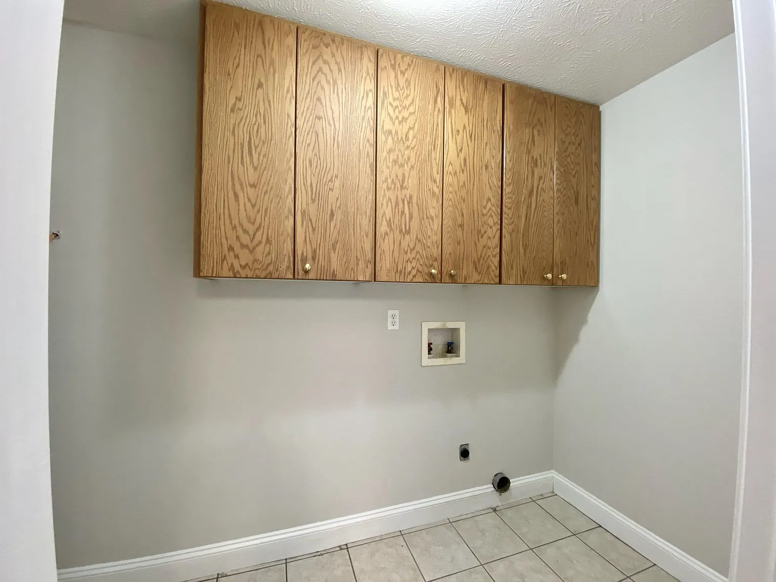 3 bed, 2272 sqft, $1,800 — Photo 4
