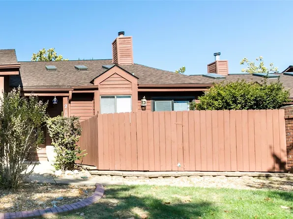 2112 Avignon Dr #G, Saint Charles, MO 63303