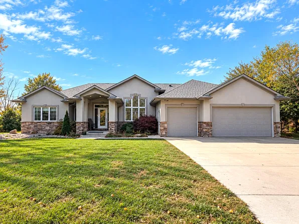 2772 Apple Mountain Dr, Hamburg, IA 51640