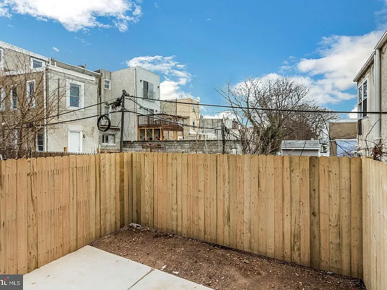 667 N 39th St #1 — Photo 9