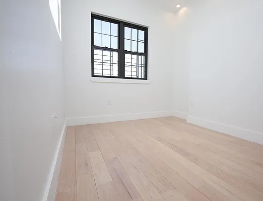 Rented by Brooklyn Group | media 21