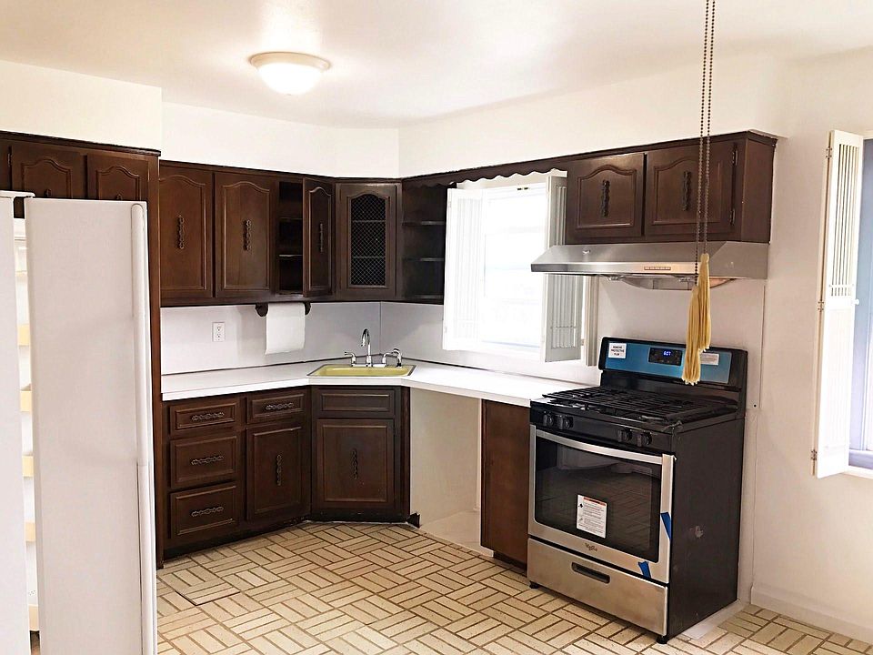 1st image of 83 Fraser St Floor 2