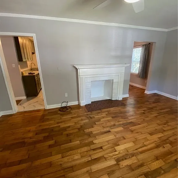 2219 E 40th St — Photo 3