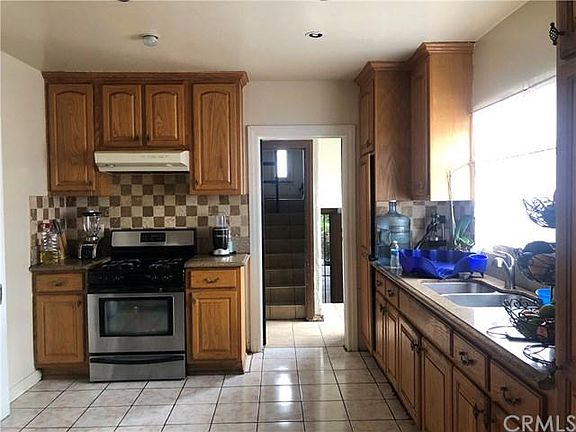 5th image of 1219 W 87th St