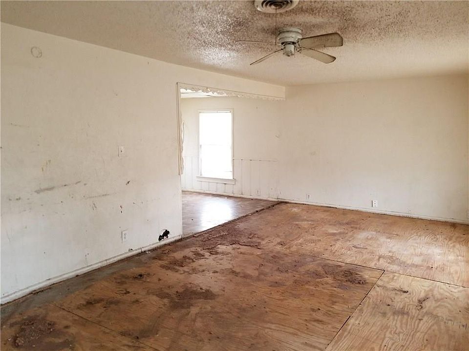 2nd image of 2607 Sheilah Dr
