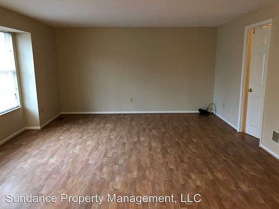 5th image of 10903 Barrington Ct