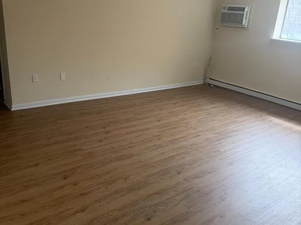 400 Glendale Rd #K32, Havertown, PA 19083