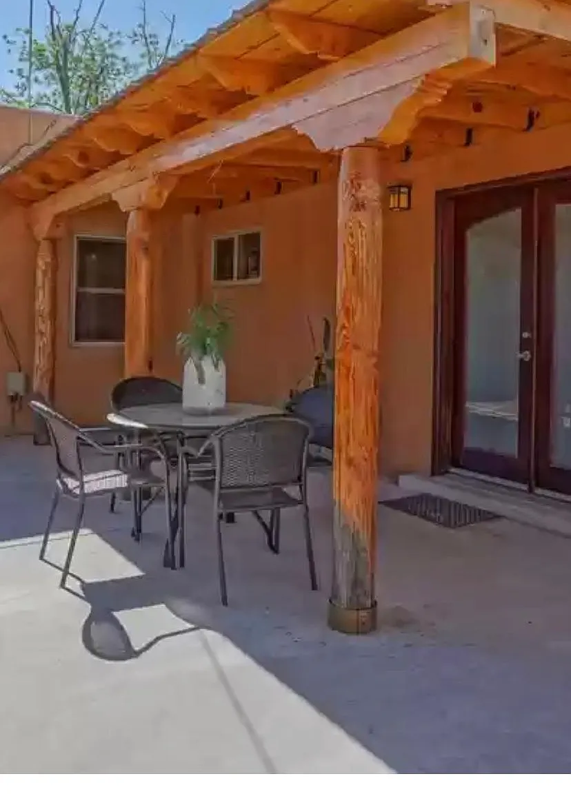 1249 Lobo Pl NE — Photo 1