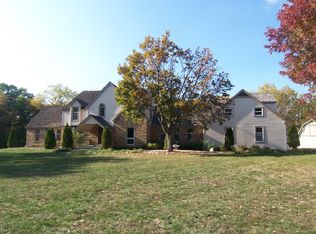 709 Cherry Valley Rd, Bull Valley, IL 60050