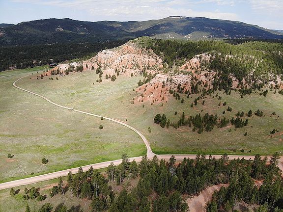 3rd image of 1238 Beaver Creek Rd