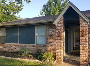 213 E Vicksburg St, Broken Arrow, OK 74011