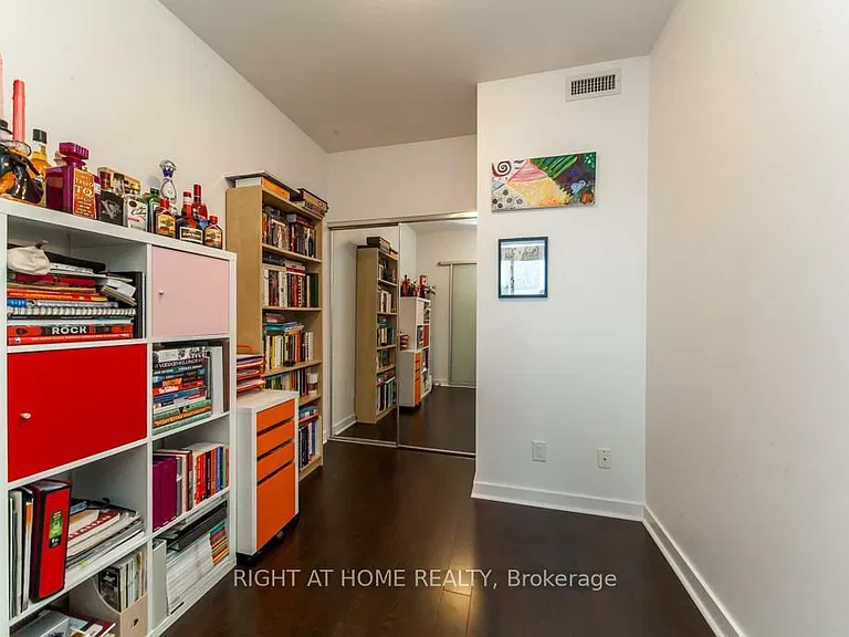 320 Richmond St E #616 — Photo 8