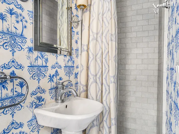 130 East 75th Street image 6 of 18