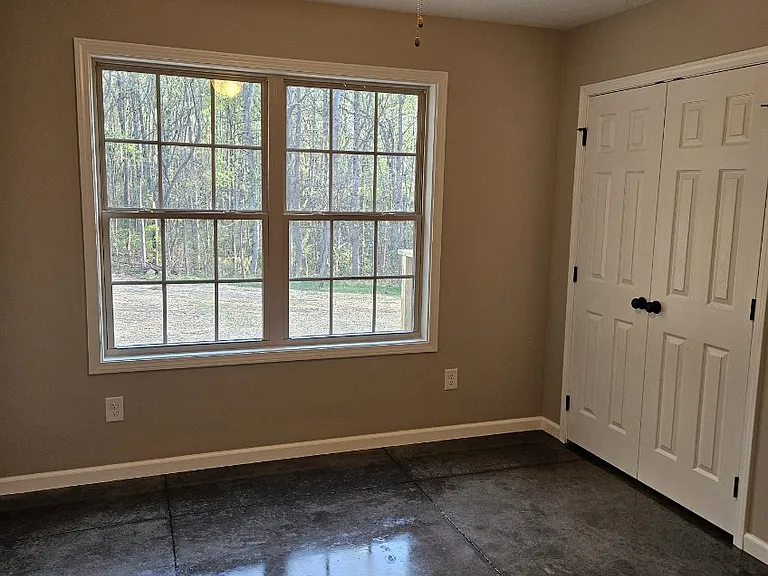 117 White Ln — Photo 5