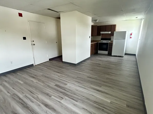 236 W 6th Ave APT 2B, Tarentum, PA 15084