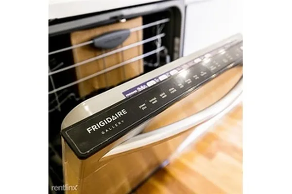 Rented by Loom Group | media 30