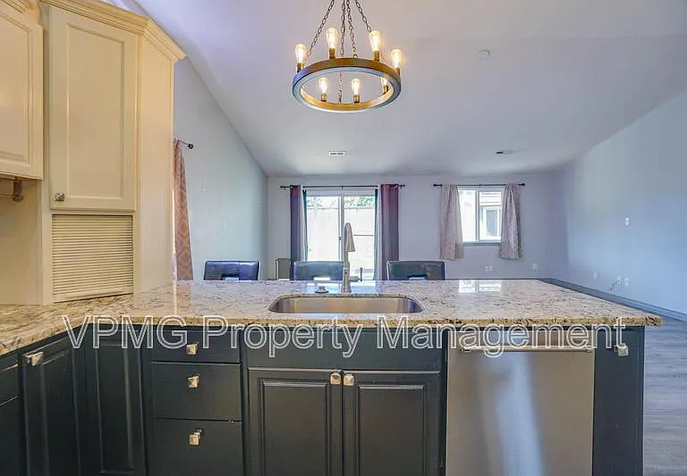 16404 NE 67th St — Photo 14