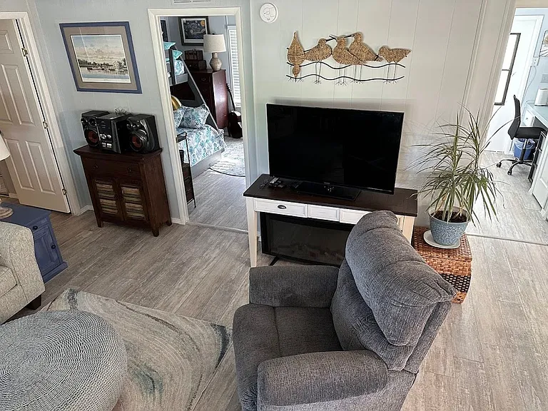 5700 Bayshore Rd #205 — Photo 23