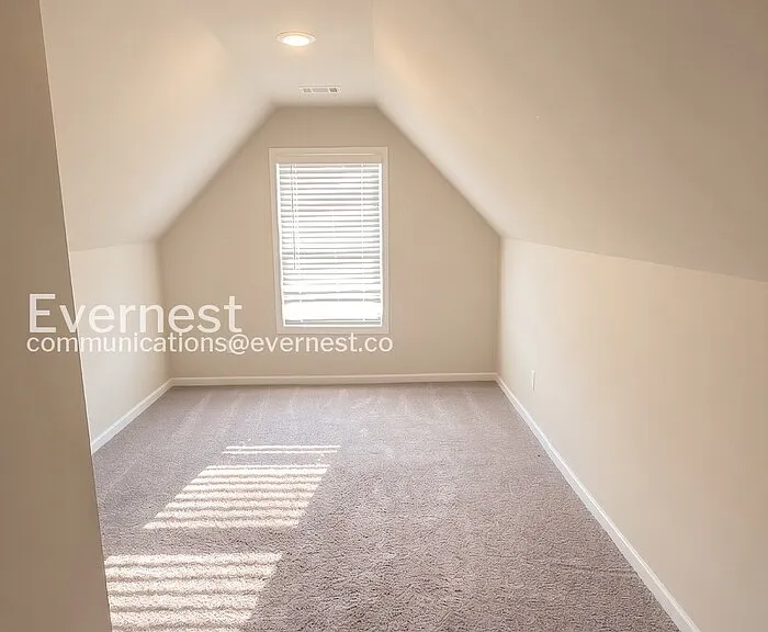 136 Culver St — Photo 15